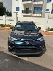 Toyota RAV4 XLE 4dr SUV (2.5L 4cyl 6A) 2018 Blue for sale