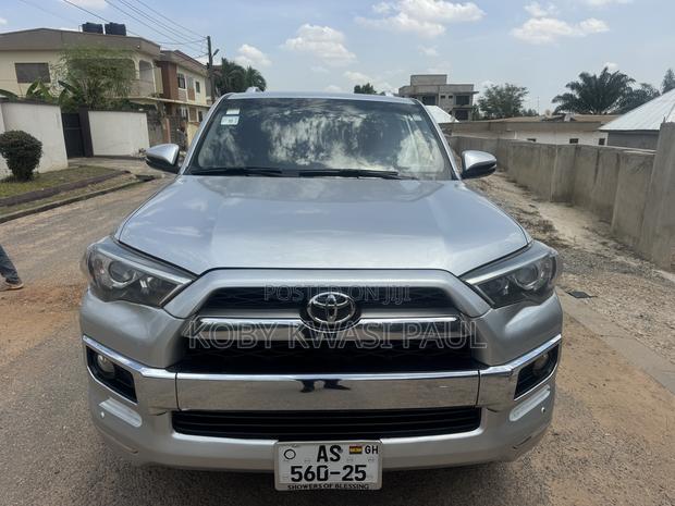 Toyota 4-Runner Limited 4dr SUV (4.0L 6cyl 5A) 2015 Silver
