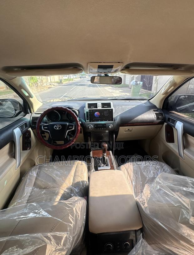 Toyota Land Cruiser Prado 2016 Black