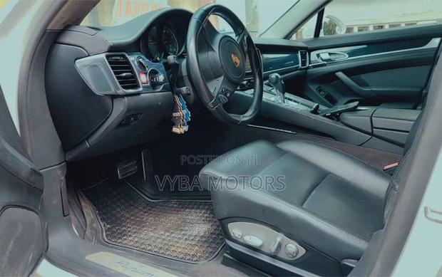 Porsche Panamera 2016 White