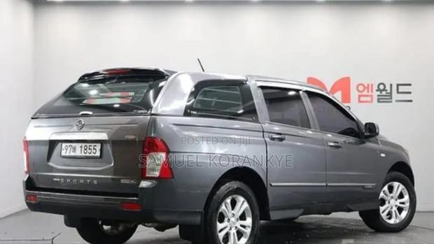 SsangYong Korando 2018 Gray