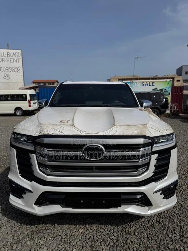 New Toyota Land Cruiser LC250 2025 White