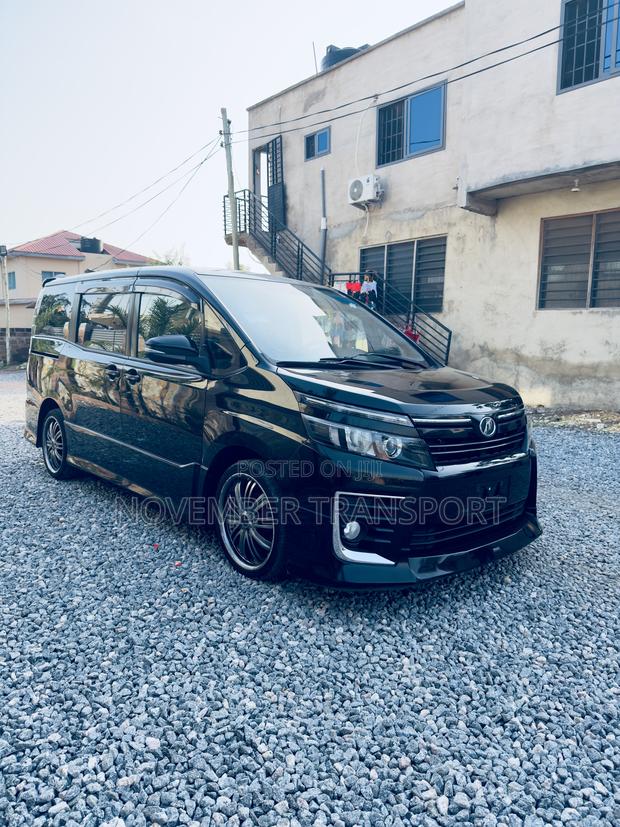 Toyota Voxy SV Premium 2014 Black