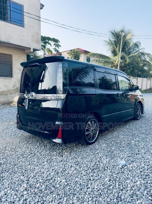 Toyota Voxy SV Premium 2014 Black