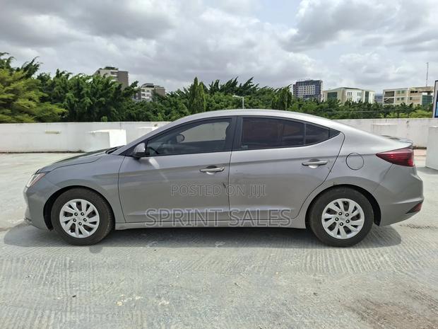 Hyundai Elantra SE 2020 Gray