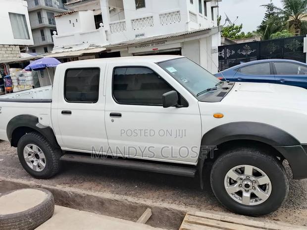 Nissan NP300 2018 White