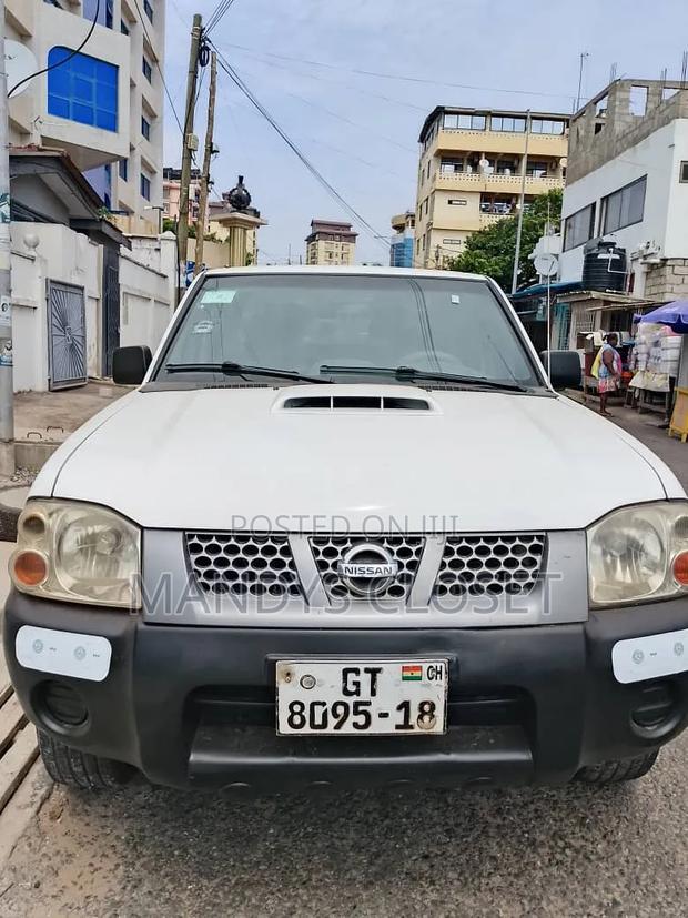 Nissan NP300 2018 White