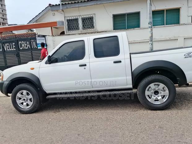 Nissan NP300 2018 White