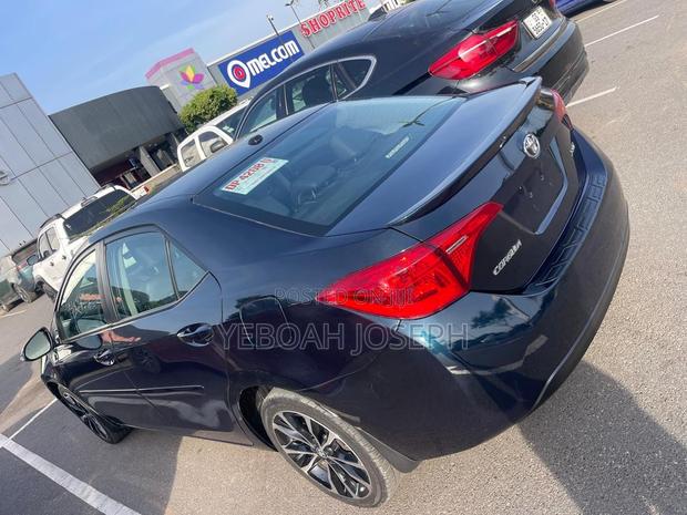 Toyota Corolla XSE (1.8L 4cyl 2A) 2018 Green