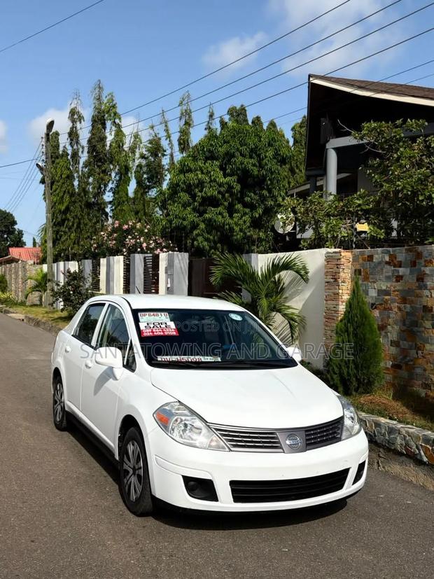 Nissan Versa 1.6 S Sedan CVT 2011 White
