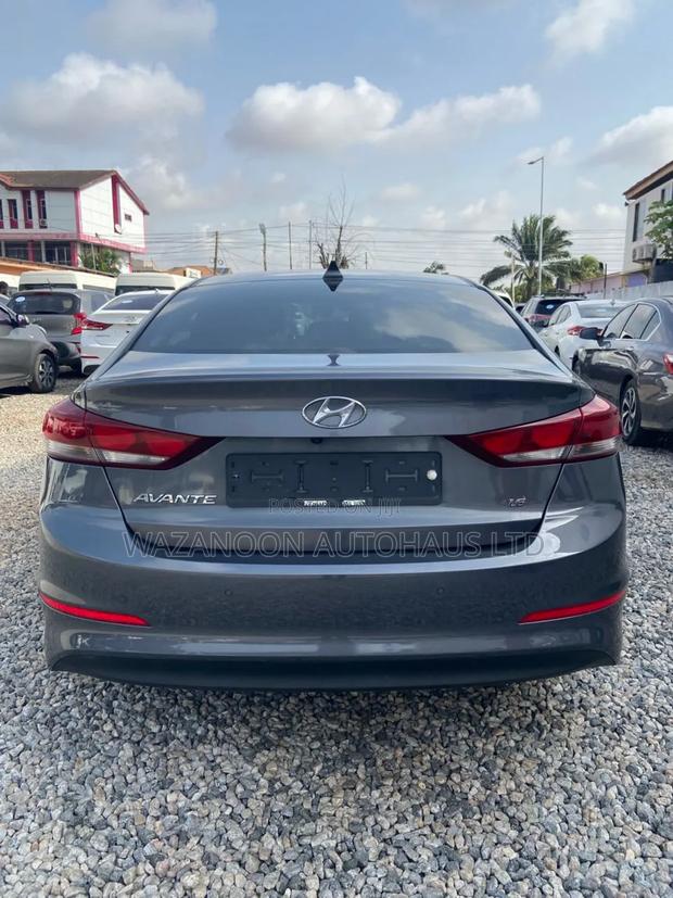 Hyundai Avante 2018 Gray