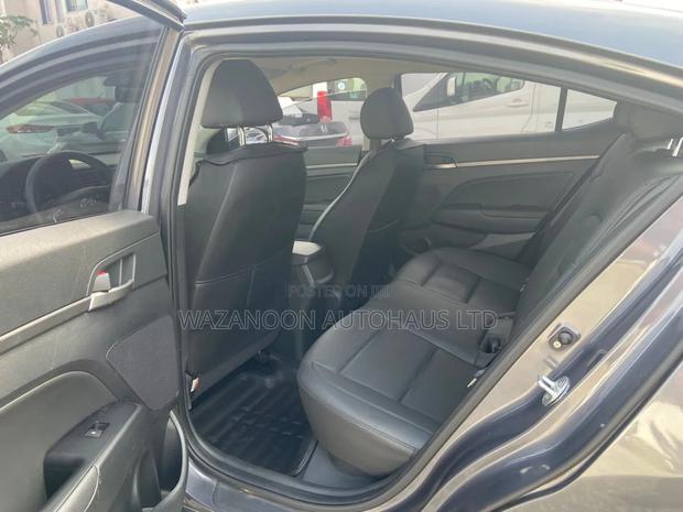 Hyundai Avante 2018 Gray