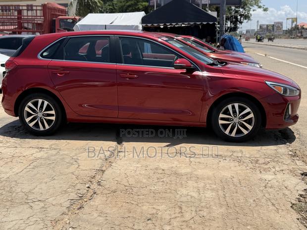 Hyundai Elantra 2018 Red