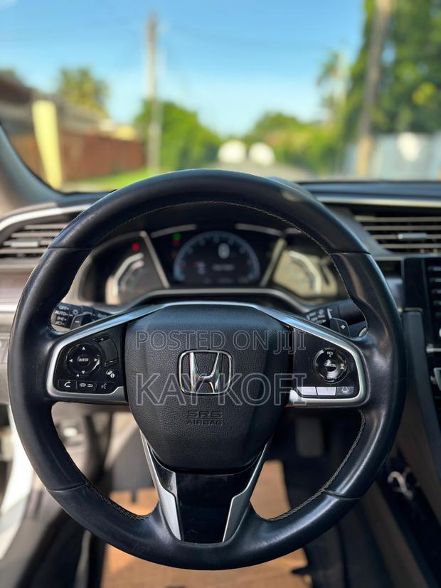 Honda Civic Touring Sedan 2020 White