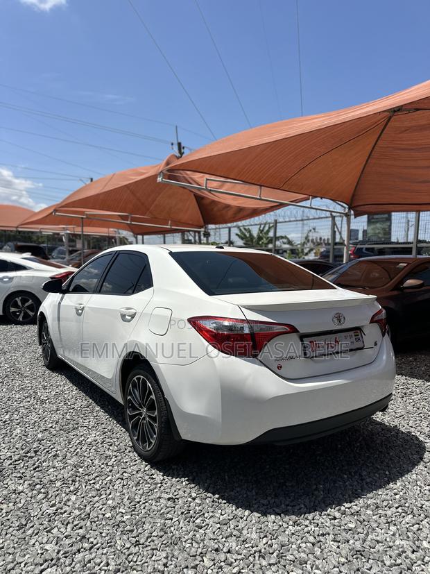 Toyota Corolla S Premium 4dr Sedan (1.8L 4cyl CVT) 2016 White