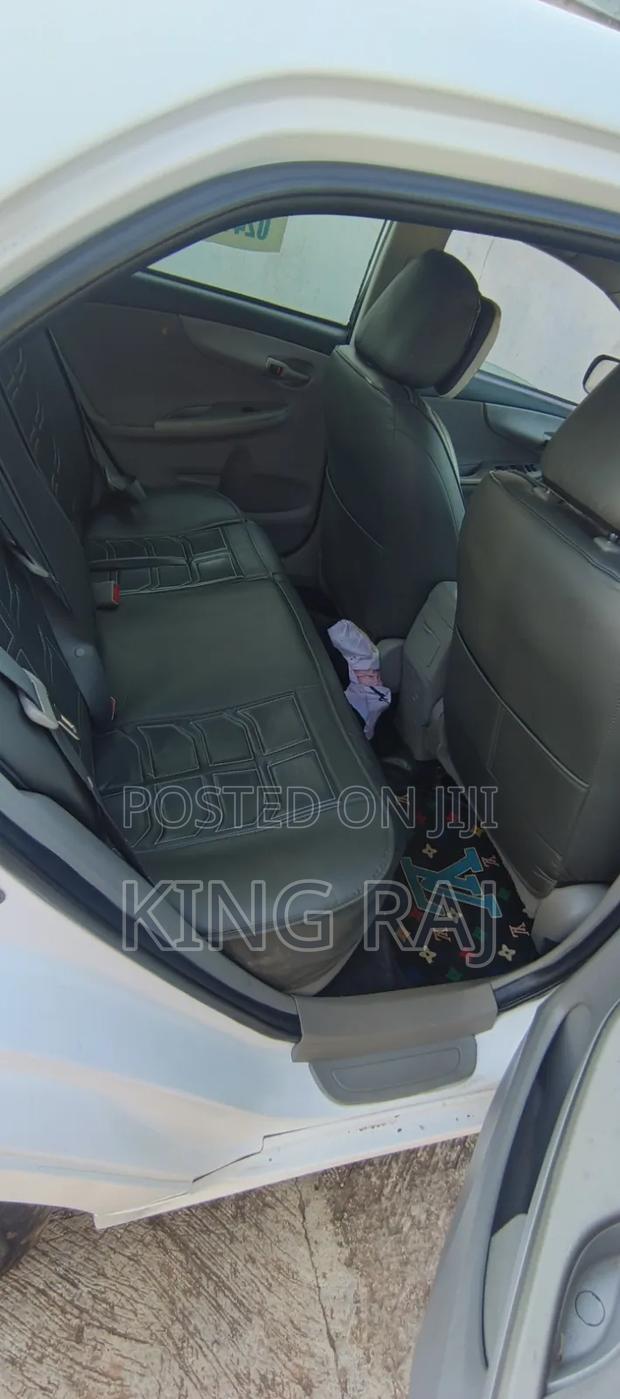 Toyota Corolla LE 4dr Sedan (1.8L 4cyl 4A) 2013 White