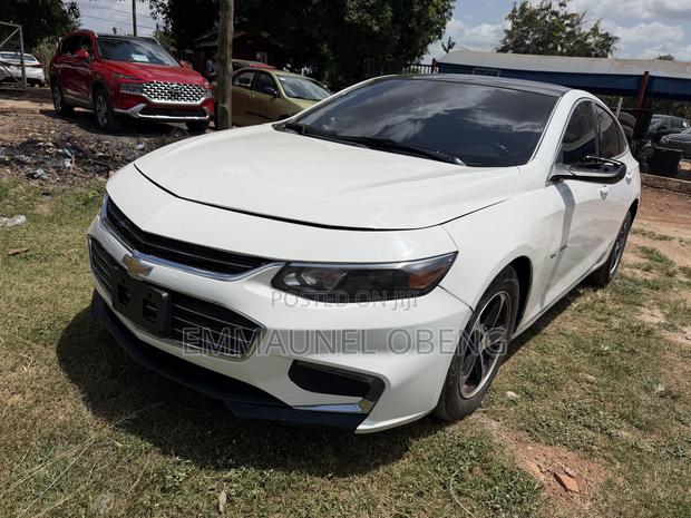 Chevrolet Malibu 2018 White