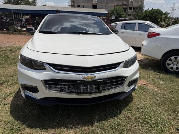 Chevrolet Malibu 2018 White