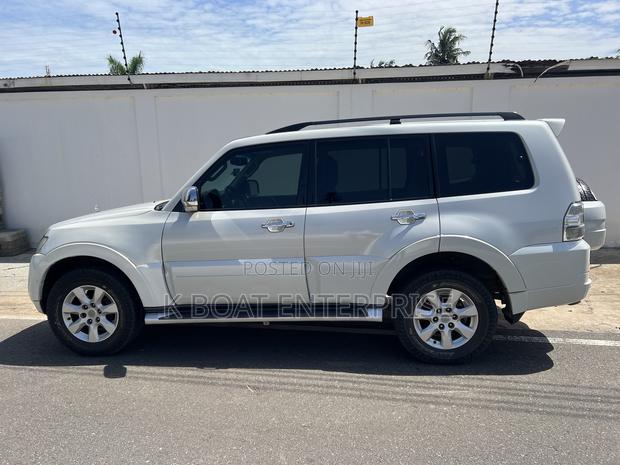Mitsubishi Pajero V80 3.8 V6 GLS 2016 Off white