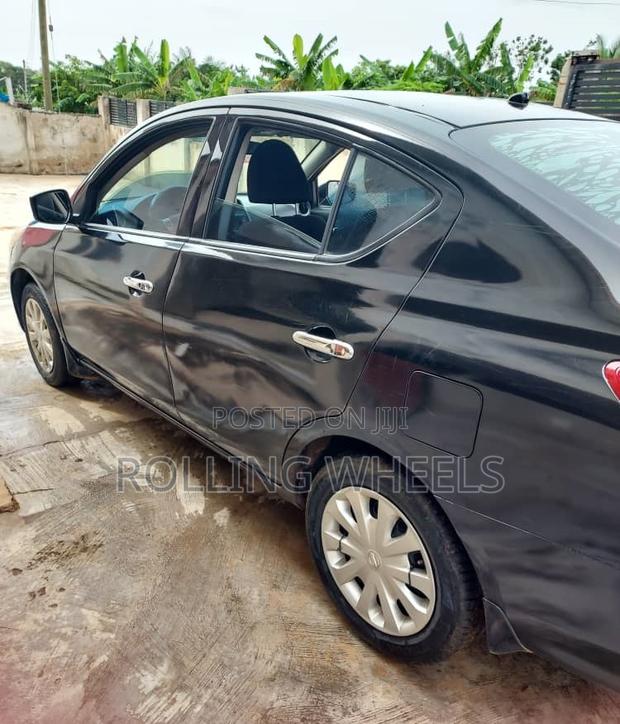 Nissan Versa 2013 Black