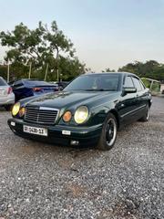 Mercedes-Benz E230 1990 Green for sale