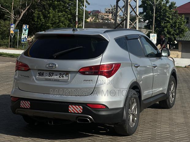 Hyundai Santa Fe GLS 4dr SUV AWD (3.3L 6cyl 6A) 2015 Silver