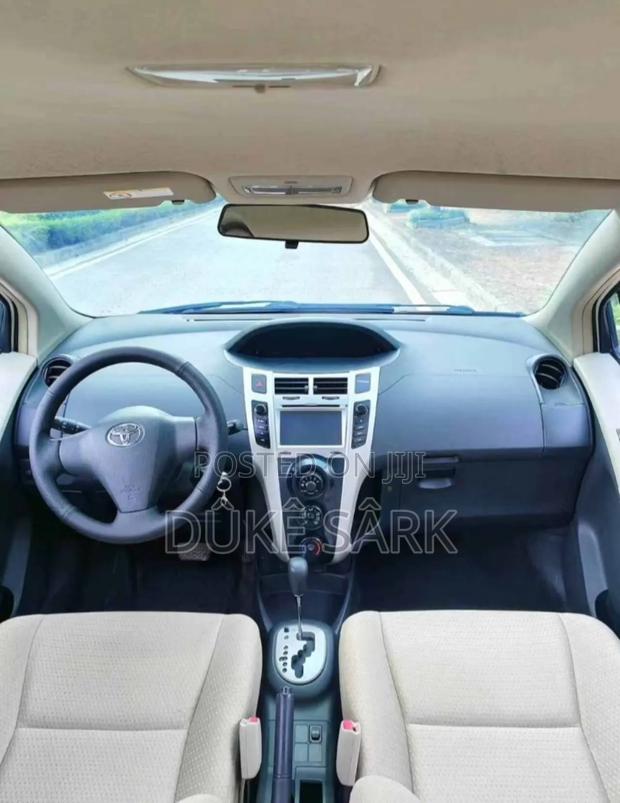 Toyota Yaris L Hatchback 3dr 2013 White
