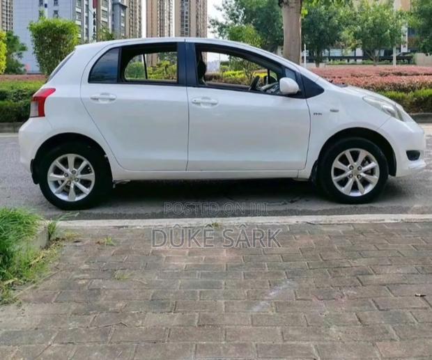 Toyota Yaris L Hatchback 3dr 2013 White