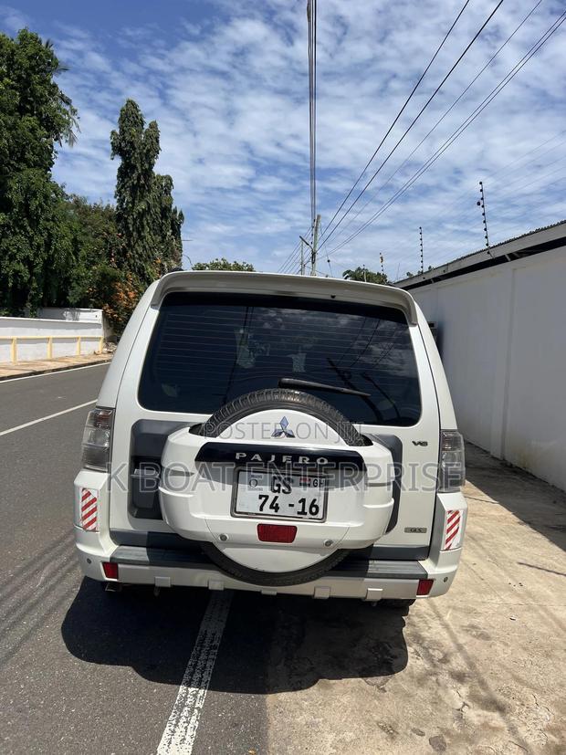 Mitsubishi Pajero V80 3.8 V6 GLS 2016 Off white