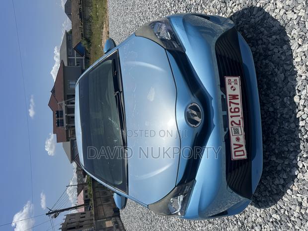 Toyota Vitz 2015 Blue