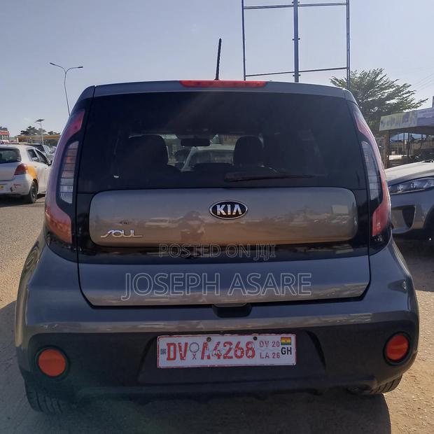 Kia Soul Base Hatchback 2017 Gray