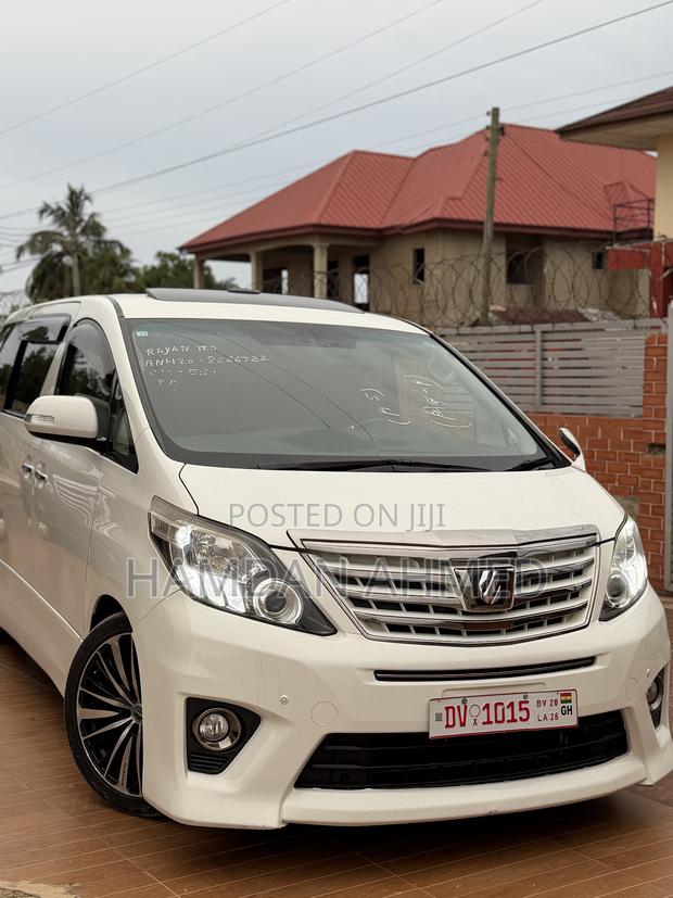 Toyota Alphard 2.4 Petrol FWD 2014 White