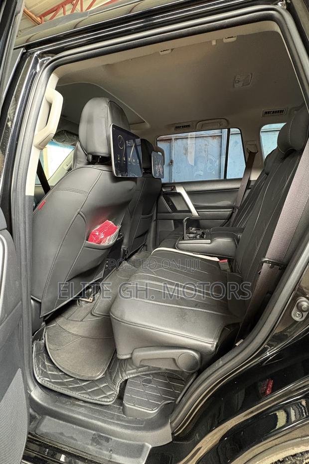 Toyota Land Cruiser Prado 2.8 2023 Black
