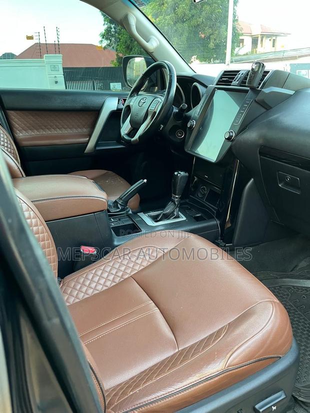 Toyota Land Cruiser Prado 2016 Black