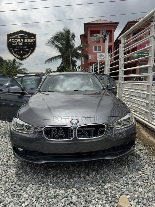BMW 320i 2018 Silver
