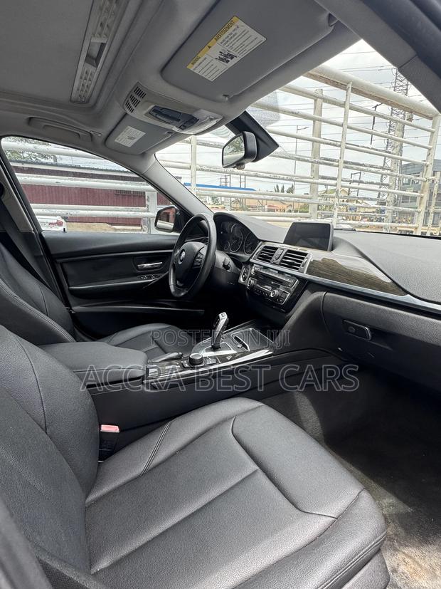BMW 320i 2018 Silver