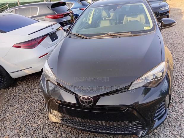Toyota Corolla 2017 Black