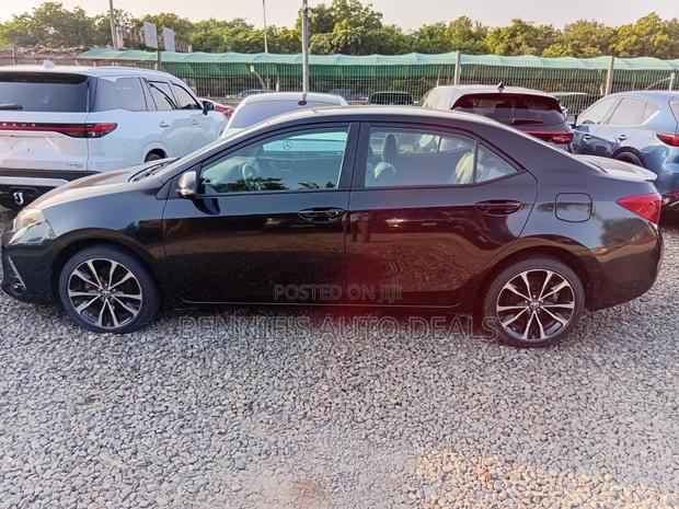 Toyota Corolla 2017 Black