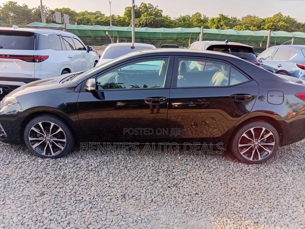 Toyota Corolla 2017 Black
