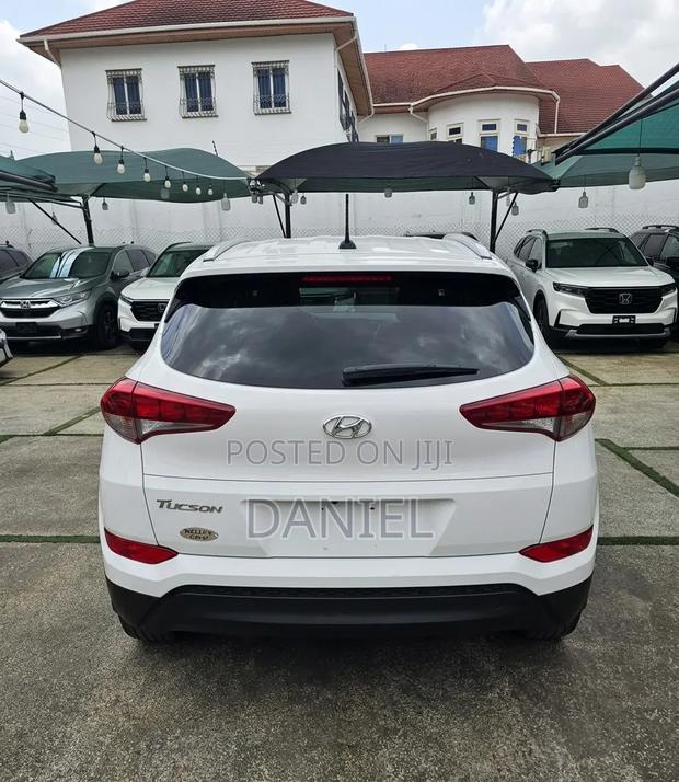 Hyundai Tucson SE AWD 2016 White