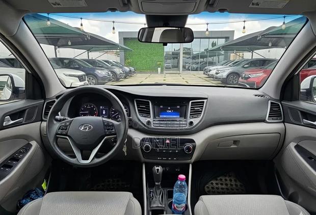 Hyundai Tucson SE AWD 2016 White