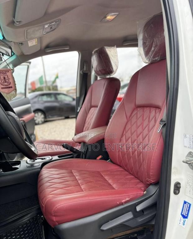 Toyota Hilux Revo Double Cab Petrol 2.7 RWD 2022 White