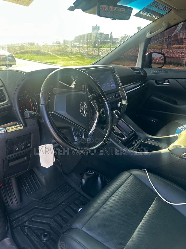 Toyota Alphard 2023 Red
