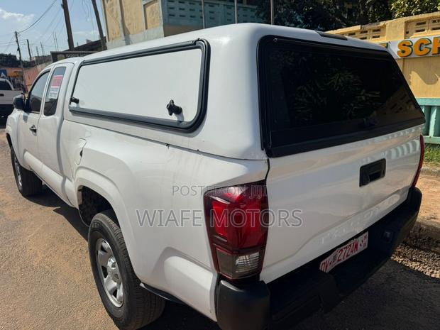 Toyota Tacoma SR5 2022 White