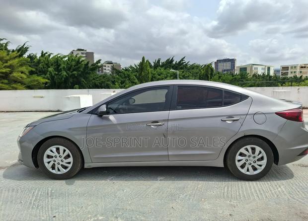 Hyundai Elantra SE 2020 Gray