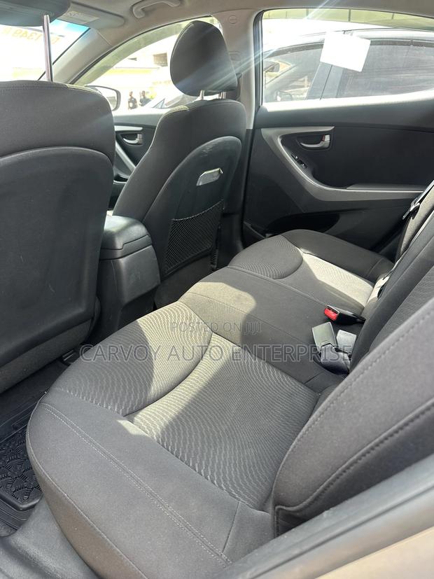 Hyundai Elantra Limited Sedan FWD (1.8L 4cyl 6A) 2016 Silver