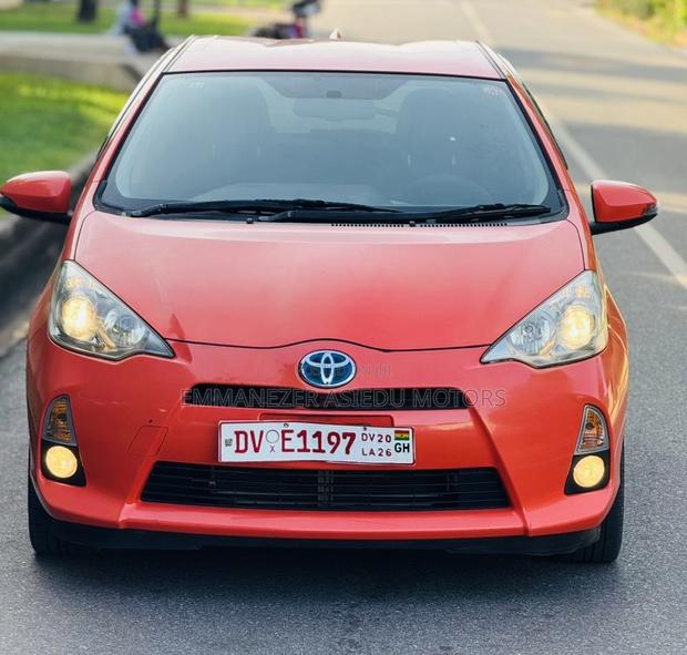 Toyota Vitz 1.3 FWD 3dr 2015 Orange