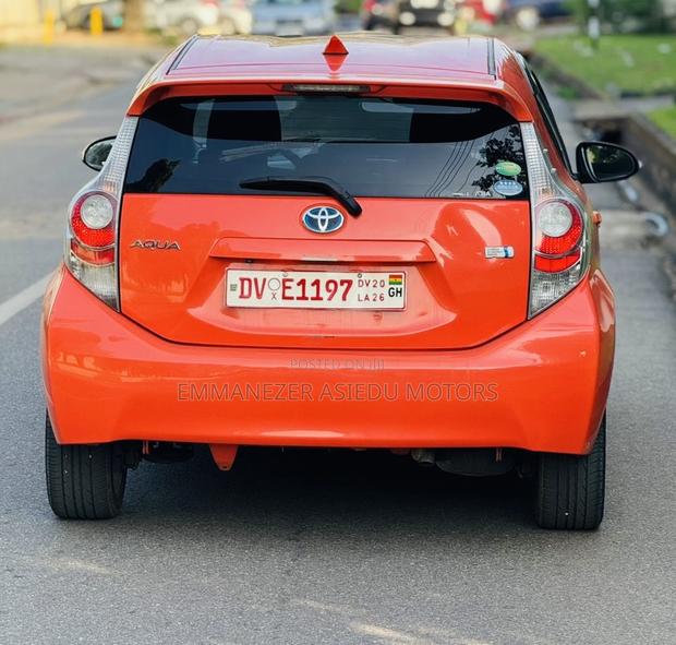 Toyota Vitz 1.3 FWD 3dr 2015 Orange