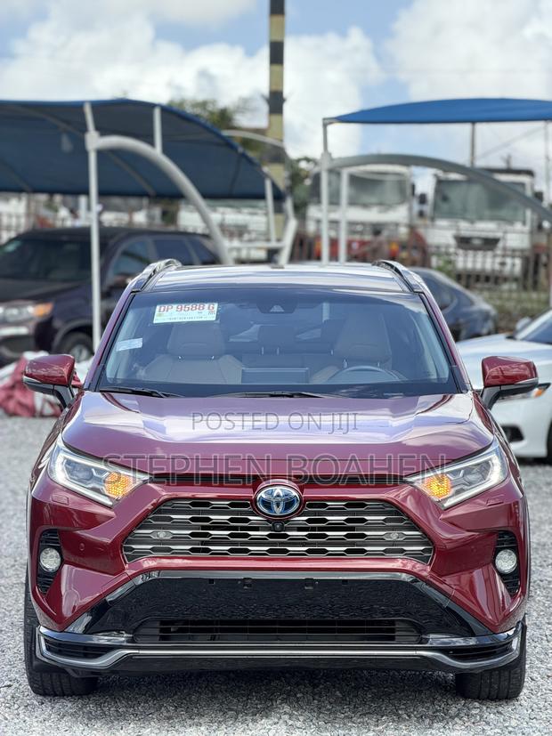 Toyota RAV4 Limited AWD 2023 Red