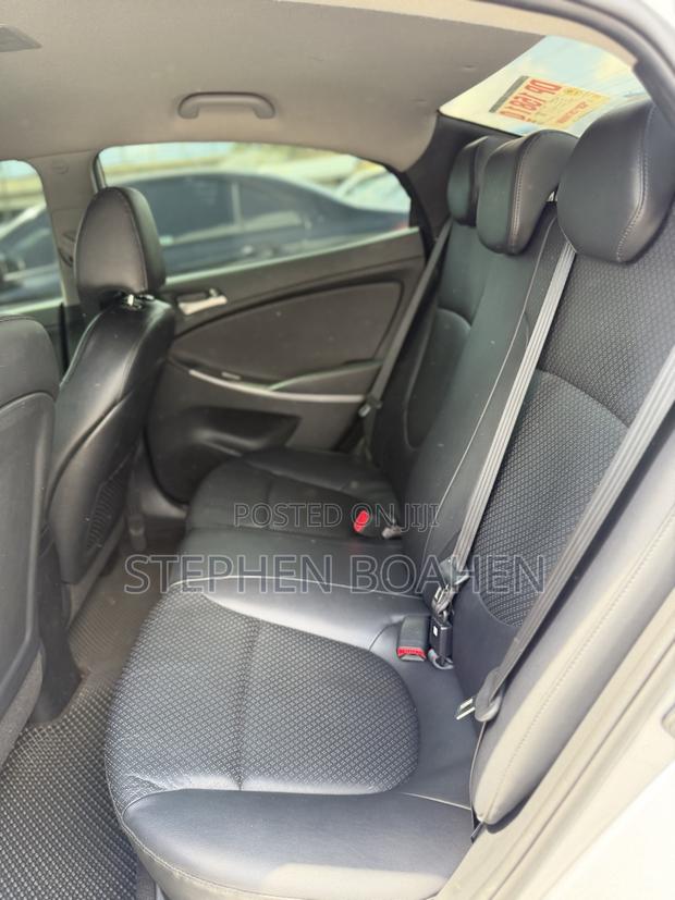 Hyundai Accent SE Sedan 2016 Silver